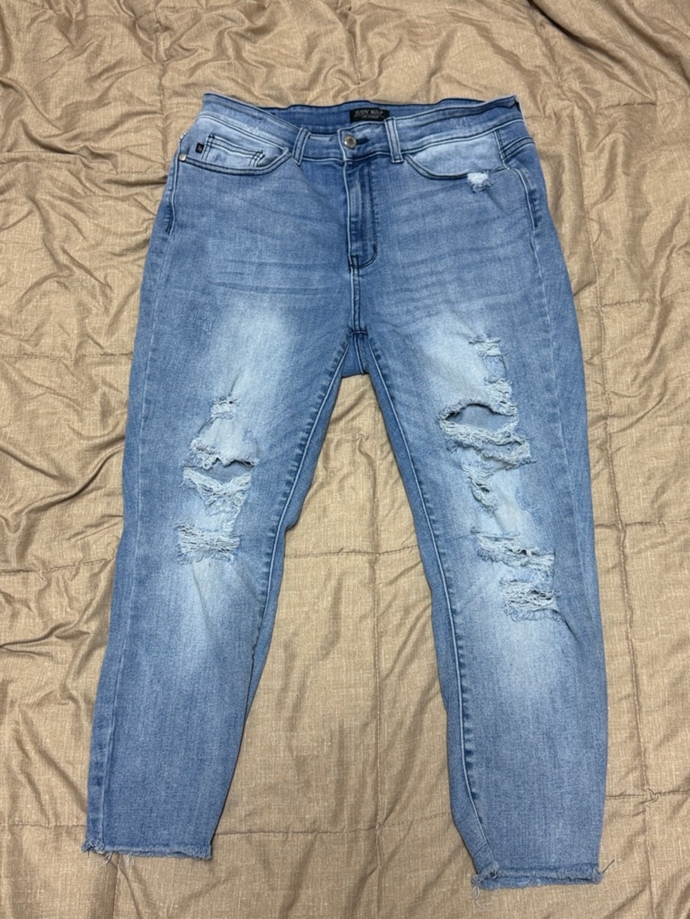Judy Blue Light Blue Skinny Fit Distressed Cropped Jeans 16W